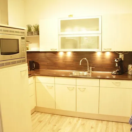 Luxury Center Two-bedroom With Private Parking *non Smoking* * Rotterdam